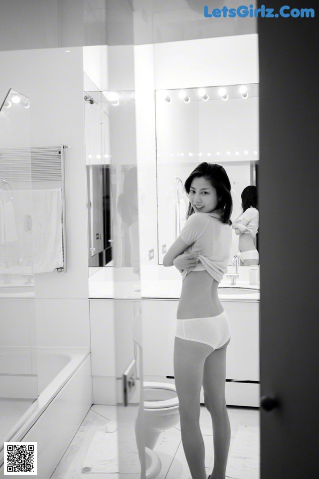 Yumi Sugimoto - Du Lick Girls No.18e89f
